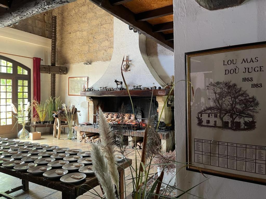 Lou Mas Dou Juge Hotel Сен Мари де ла Мер Екстериор снимка